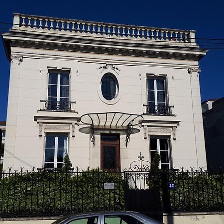 Villa Bon Accueil Neuilly-Plaisance Exterior photo